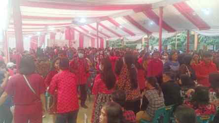 Foto: Ribuan Masyarakat Hadiri Open House Imlek Sofyan Tan 1